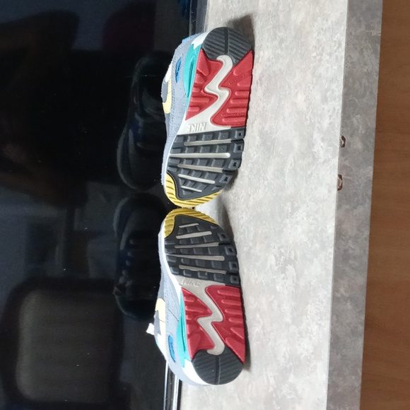 Gently used Nike air sprung for toddler girl size 11C - Picture 4 of 8